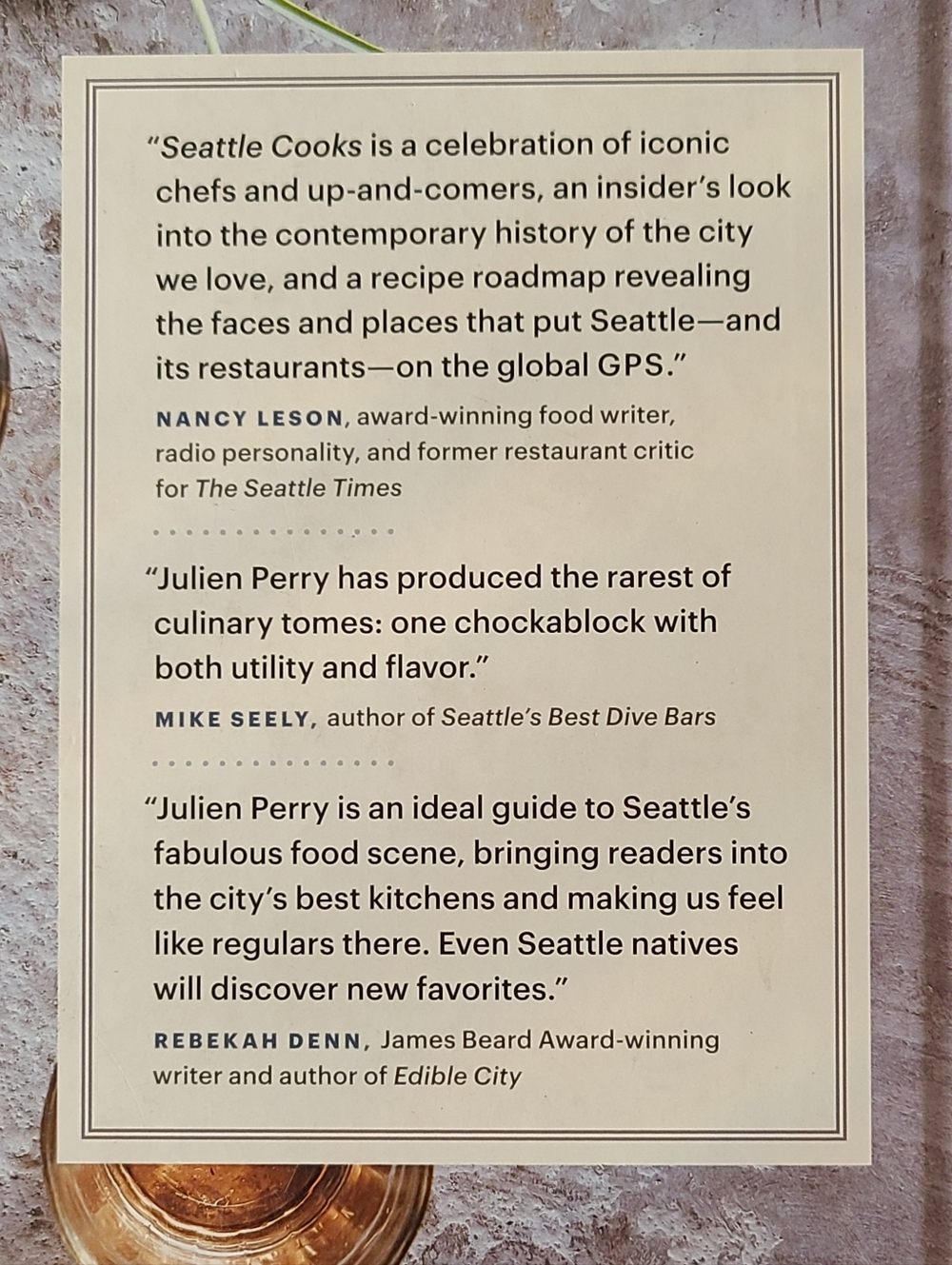 Seattle Cooks Cookbook - 80 Signature Dishes from 40 Seattle's Best Restaurants - Picture 3 of 16